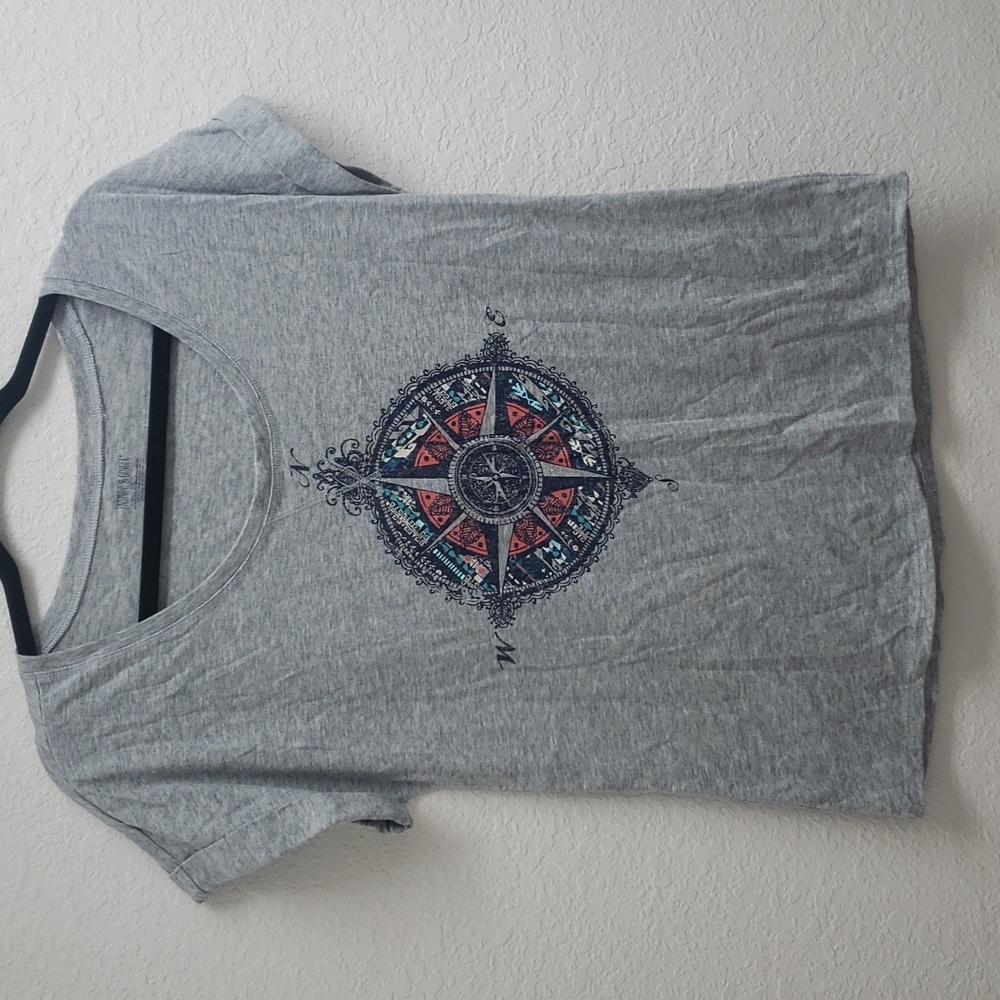 Jasmine & Ginger Grey Compass Top NWOT sz Medium